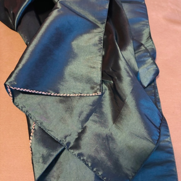 New Pretty Dress For Prom or Party - Picture 6 of 6